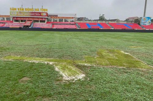 Hà Tĩnh đắp cỏ sân golf lên vẫn không đủ chuẩn thi đấu