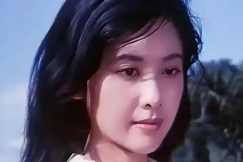 Không cần công nghệ chỉnh sửa, mỹ nhân này vẫn đánh bại dàn sao thời nay