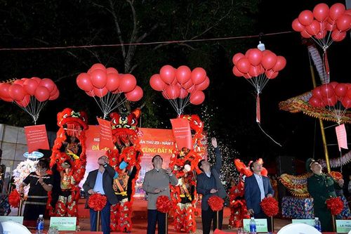 Thơ ca và khát vọng vươn tầm quốc tế