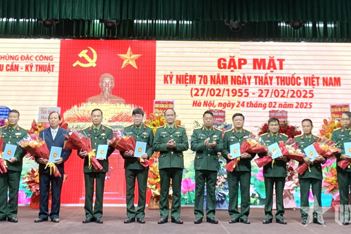 Các y, bác sĩ Binh chủng Đặc công cần không ngừng nâng cao chuyên môn, rèn luyện y đức