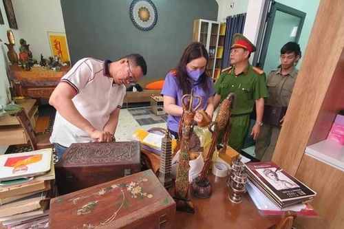 Mong được 'đắc đạo', 3 người bị lừa gần 100 tỷ đồng