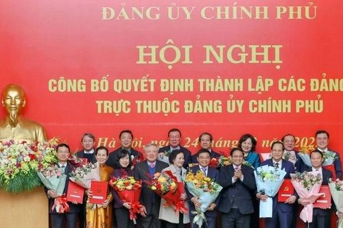 Thủ tướng chủ trì hội nghị công bố quyết định thành lập 15 đảng bộ trực thuộc Đảng ủy Chính phủ