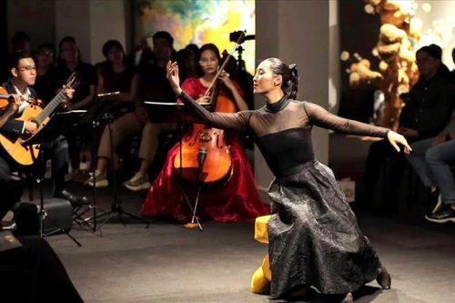 Hội chợ nghệ thuật - gần mà xa