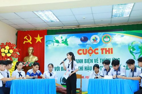 Học sinh Cần Thơ hào hứng tranh biện chủ đề thích ứng với biến đổi khí hậu