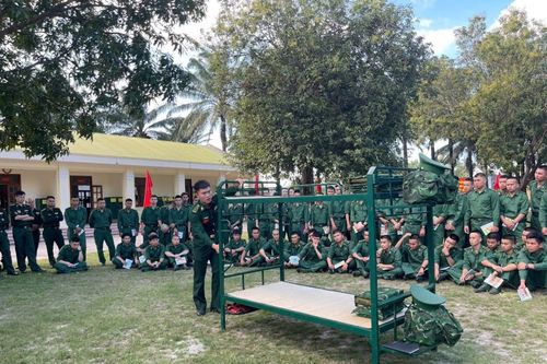 Những ngày đầu trong quân ngũ