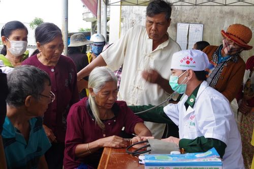Vì sức khỏe người dân nơi biên cương
