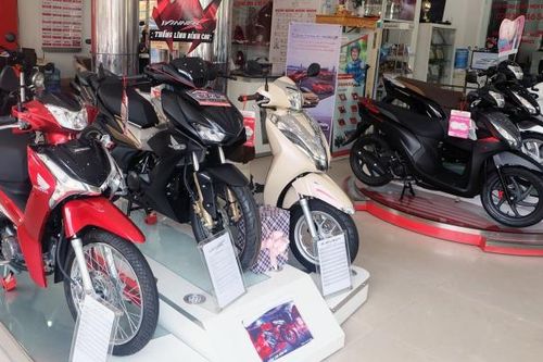 Doanh số lao dốc, xe máy Honda đua nhau giảm giá tại đại lý