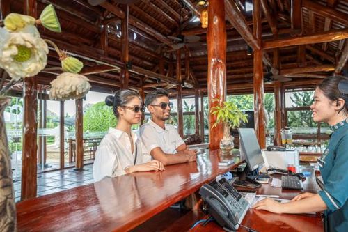 Du lịch Ninh Bình: Đắm mình thư giãn trong dòng suối khoáng nóng Kênh Gà