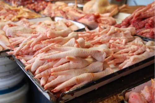 Mỹ kiếm hàng tỷ đô từ việc bán chân gà cho Trung Quốc như thế nào?