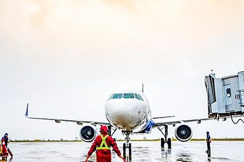 Sớm khởi công xây dựng đường băng số 2 sân bay Phù Cát