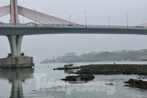 Sông Lô lộ đá ngầm, Công an khuyến cáo khẩn