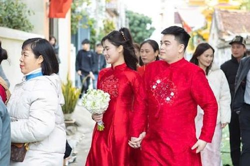 Cô gái Bắc Ninh kể màn rước dâu chưa đầy 1 phút và tấm biển 'lạ' trước cổng