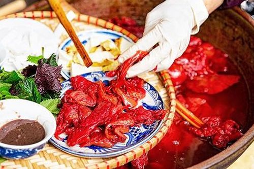 Đặc sản sứa đỏ bắt mắt có nguồn gốc từ đâu?