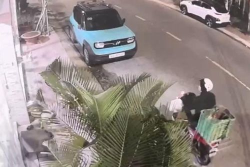 Nam thanh niên ở Long An cướp 10kg thịt bò trong sự ngỡ ngàng của nhiều người