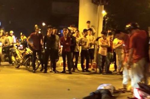 Vụ bị xe máy tông tử vong khi cứu người gặp nạn: Cách nào đảm bảo an toàn?