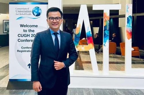 GS.TS Trần Xuân Bách nhận Giải thưởng Lãnh đạo đổi mới y tế toàn cầu 2025