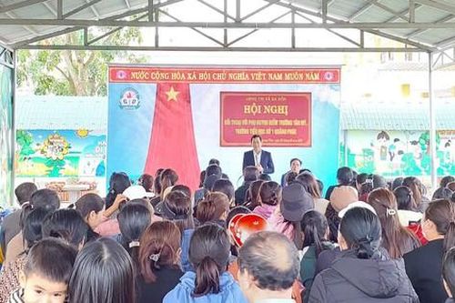 Vụ hơn 150 học sinh không chịu đến trường: Chính quyền tiếp tục đối thoại với phụ huynh