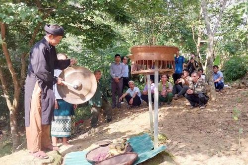 Độc đáo nghi lễ cúng Giang Sơn, người đến dự phải được 'làm phép'