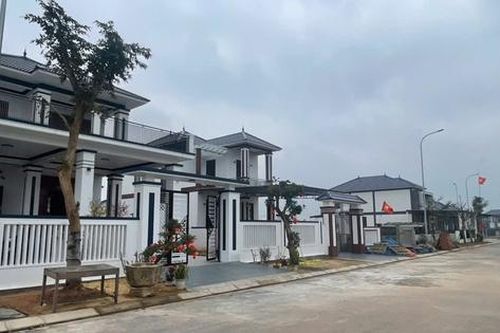 Nhường đất cho cao tốc, người dân an cư trong những ngôi nhà tiền tỷ