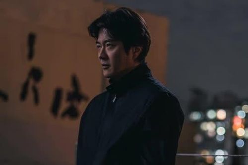 Kwon Sang Woo hóa sát thủ 'nhọ' nhất Hàn Quốc, tiếp tục 'ăn hành' tả tơi trong phim mới
