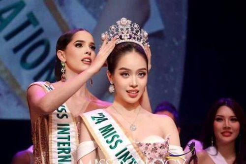 Một hoa hậu quốc tế của Việt Nam vừa lập kỷ lục mới, vào top 50 Hoa hậu đẹp nhất thế giới