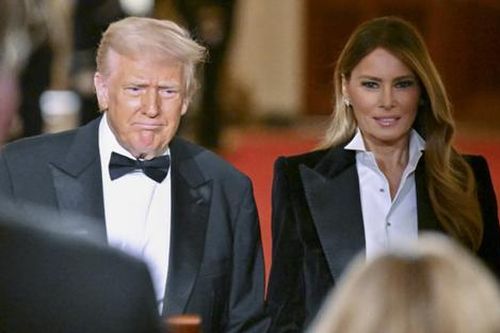 Ông Donald Trump khen ngợi vợ