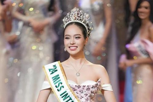 Hoa hậu Thanh Thủy tiếp tục lập kỷ lục cho nhan sắc Việt