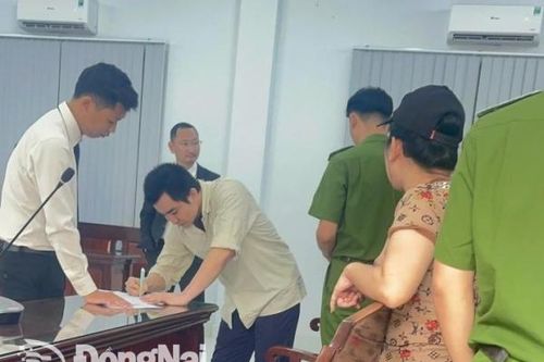 Hoãn phiên tòa xét xử nguyên thượng úy công an xã dùng nhục hình khi điều tra
