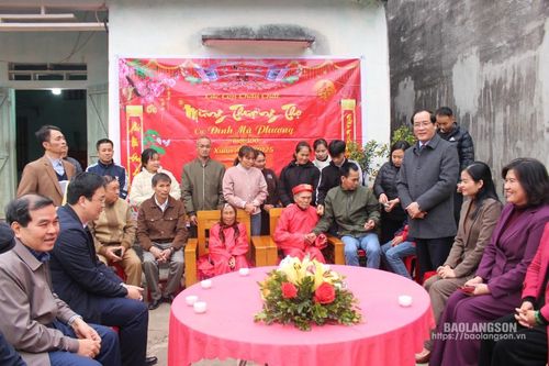 Đoàn công tác của tỉnh chúc thọ các cụ 100 tuổi tại các huyện: Hữu Lũng, Văn Quan, Bình Gia và Bắc Sơn