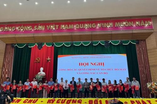 Di Linh: Công bố các quyết định về tổ chức bộ máy và công tác cán bộ