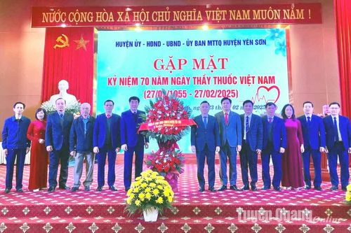 Yên Sơn gặp mặt kỷ niệm 70 năm Ngày thầy thuốc Việt Nam