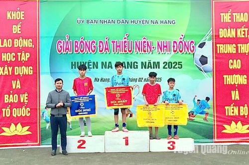 Bế mạc Giải bóng đá thiếu niên, nhi đồng huyện Na Hang