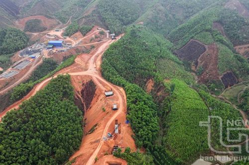 Tăng tốc thi công đường Hồ Chí Minh