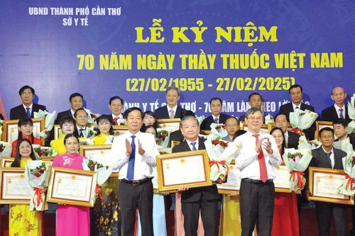 TP. Cần Thơ: Gặp mặt kỷ niệm 70 năm Ngày Thầy thuốc Việt Nam