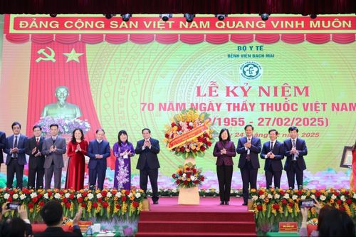 Thủ tướng thăm Bệnh viện Bạch Mai và Học viện Quân y, Bệnh viện 103
