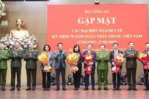 Bộ Công an tri ân những thành tích, cống hiến to lớn của ngành Y tế