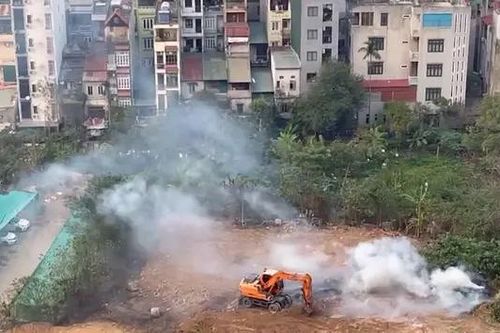 Đốt rác gây ô nhiễm môi trường ở phường Trung Văn