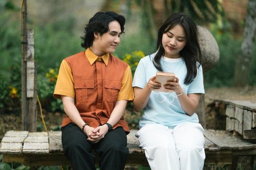 Phim 'Nhà gia tiên' của Huỳnh Lập chạm mốc 100 tỷ đồng sau 4 ngày chiếu