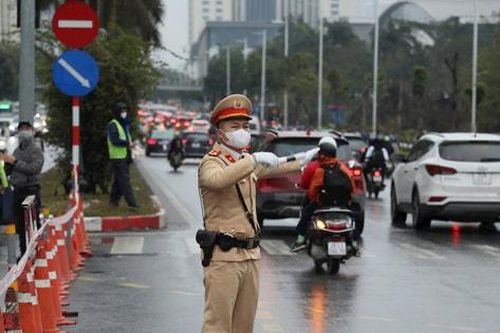 Điều chỉnh tín hiệu đèn chấm dứt tình trạng ùn tắc trên đường Trịnh Văn Bô