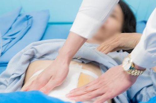 Liên tiếp 2 người phát hiện mắc ung thư đại tràng từ dấu hiệu nhiều người Việt bỏ qua
