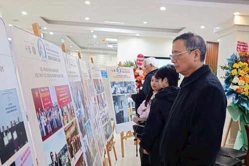 'Nếu có kiếp sau và được chọn lại, tôi vẫn làm nghề dạy học'