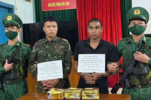 Kon Tum: Mật phục, bắt giữ 2 đối tượng vận chuyển 3 kg ma túy đá
