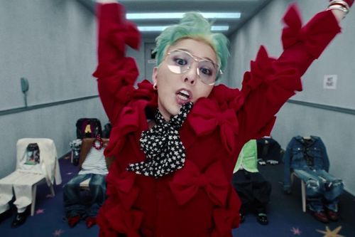 'Ông hoàng' Kpop G-Dragon phát hành album mới, 'công phá' các bảng xếp hạng