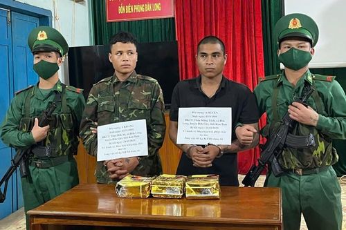 Kon Tum: Bắt hai đối tượng vận chuyển, buôn bán 3 kg ma túy đá