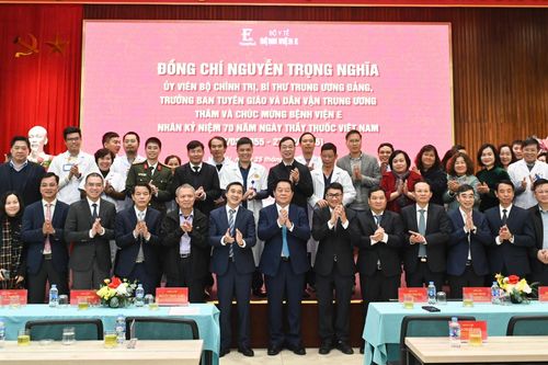 Trưởng Ban Tuyên giáo và Dân vận Trung ương thăm, chúc mừng Bệnh viện 19/8 và Bệnh viện E