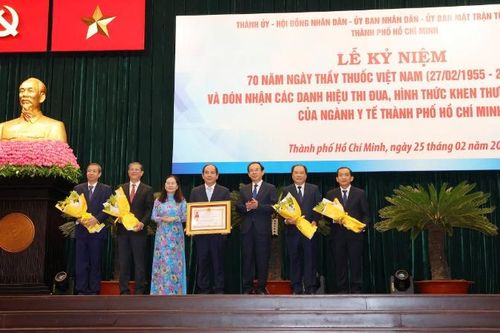 Ngành y tế TP Hồ Chí Minh đón nhận nhiều danh hiệu thi đua, hình thức khen thưởng cấp Nhà nước