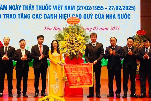 Yên Bái vinh danh, tri ân cán bộ y tế nhân kỷ niệm 70 năm Ngày Thầy thuốc Việt Nam