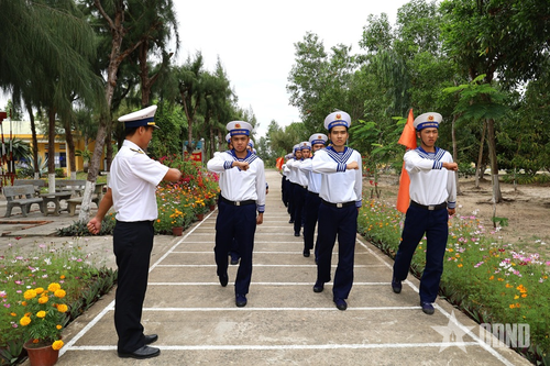 Chiến sĩ mới từng bước trưởng thành