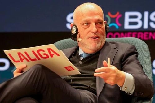 Người đứng đầu La Liga kêu gọi Real Madrid để cho trọng tài yên tâm làm việc