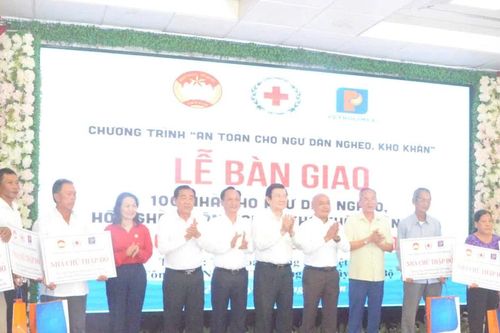 Bàn giao 100 ngôi nhà cho ngư dân nghèo, khó khăn tại Bạc Liêu